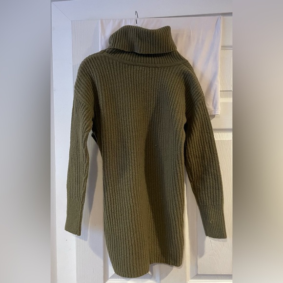 Crossover front turtleneck tunic - Picture 3 of 5